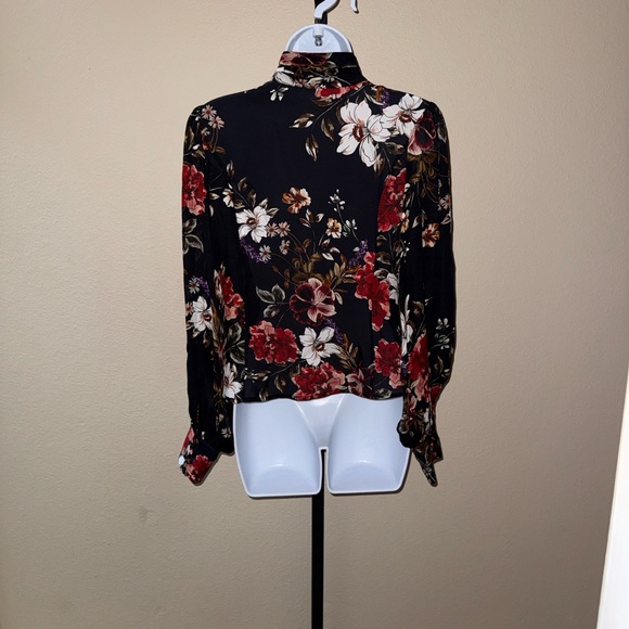 NICHOLAS Black Red Floral 100% Silk Keyhole Button Up Blouse Women’s Size XS/S* - Picture 6 of 15